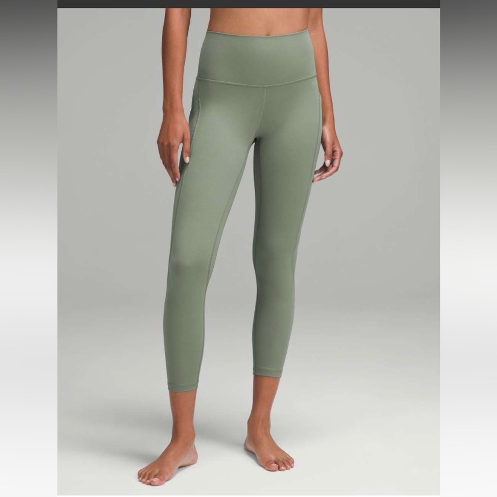Lululemon Align High-Rise Pant with Pockets 25"
Grey Eucalyptus